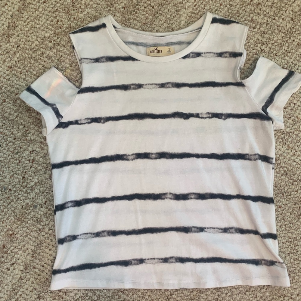 Hollister Cold Shoulder Crop-Top